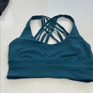 Lululemon tank top great condition Teal Strappy Sports Bra
